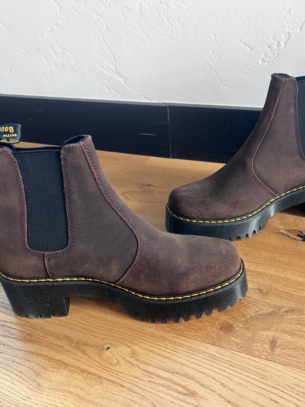 Doc Martens Chelsea Boot Size 10 "Sanguine" in dark brown